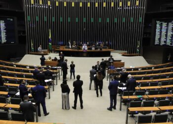 Minirreforma eleitoral reduz controle de gastas partidários; entenda